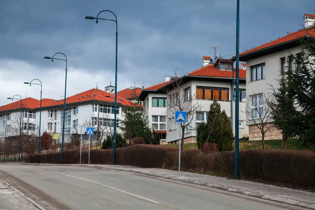 Nice White Houses in Nasty Day